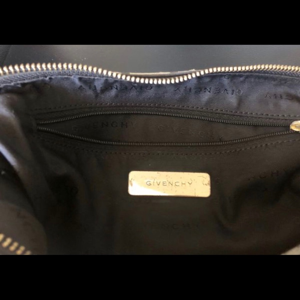 Givenchy - Picture 3 of 3